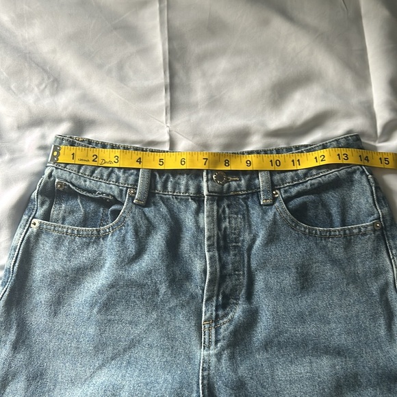 Relaxed Fit Blue Jeans with Cropped Length - Picture 8 of 9